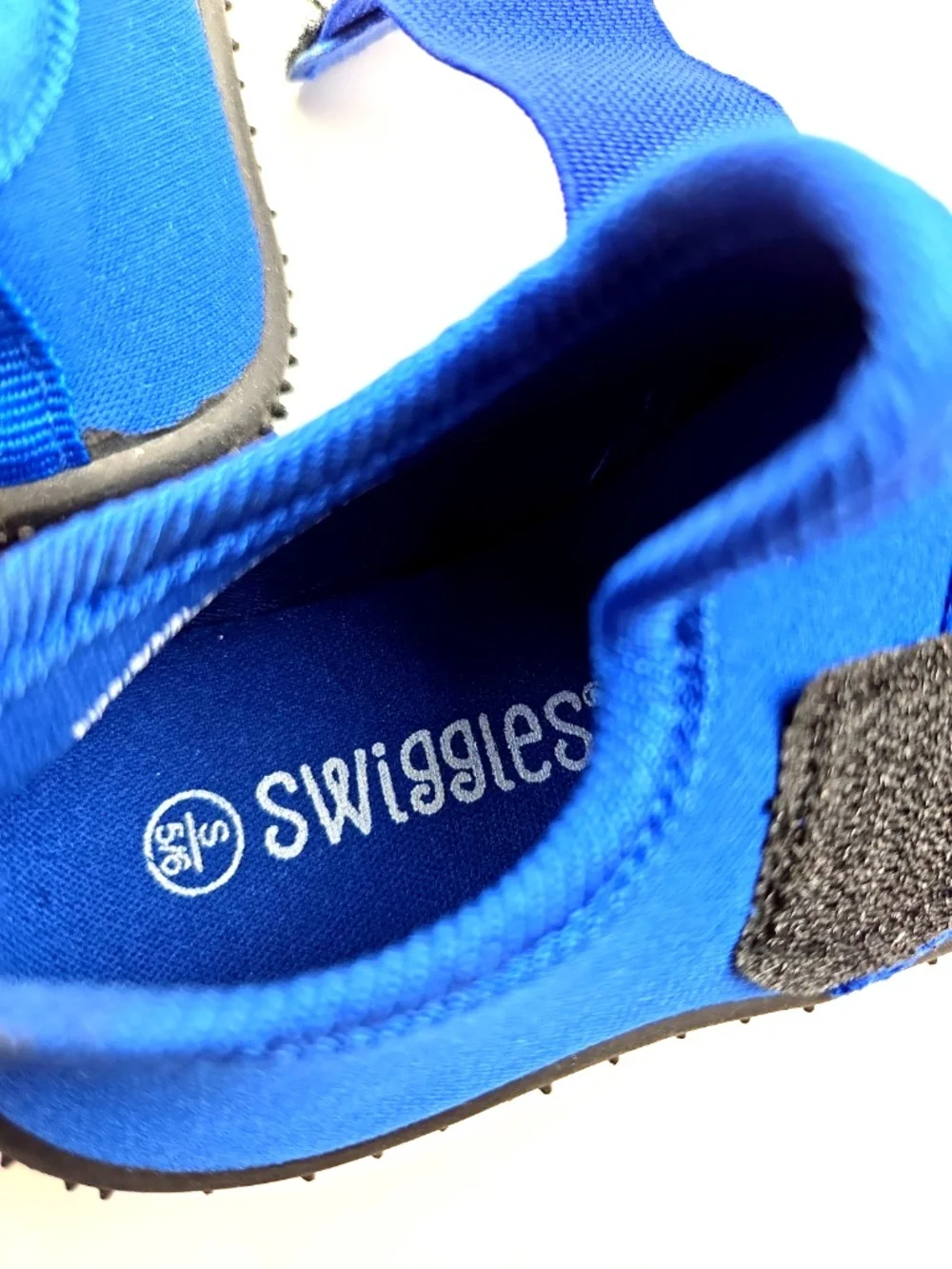 Swiggles Water Shoes Size 5/6 Small Boys Mesh Fabric Rubber Bottoms Adjustable